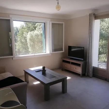 Apartamento Logis Avec Vue Sur L'hérault Pour 4 Personnes à *